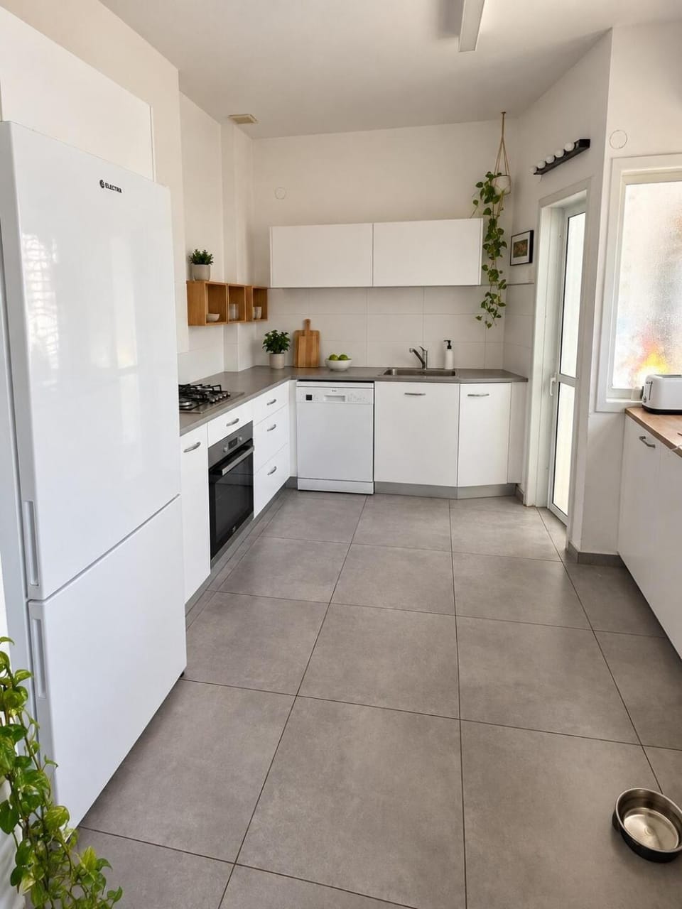 Your Family House with parking Apartment in Tel Aviv-Yafo