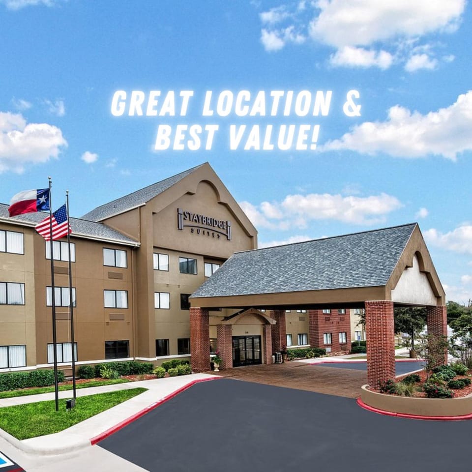 Property building, Facade/entrance, Property logo or sign