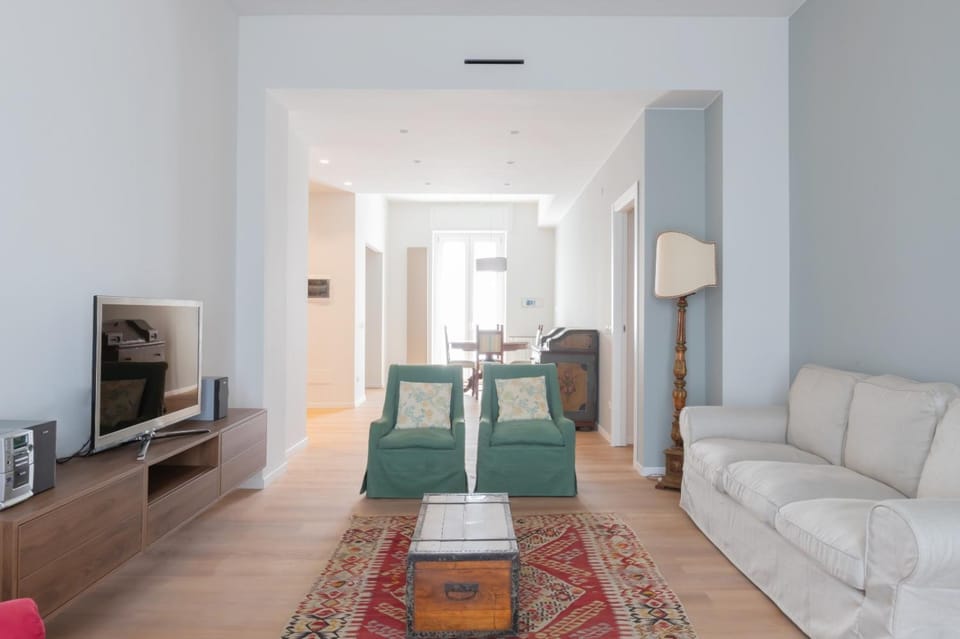 Seven Host Apartment in Milan