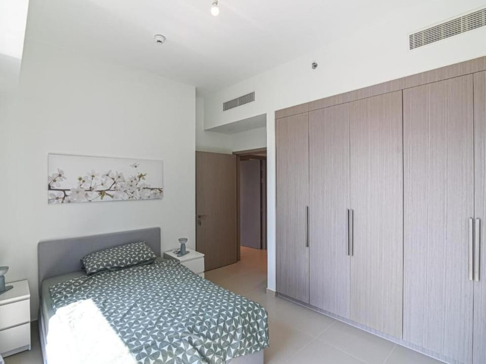 Bellavista Apartments Holiday Homes - 2 Bedrooms Apartment ACT 2 DOWNTOWN DUBAI Apartment in Dubai