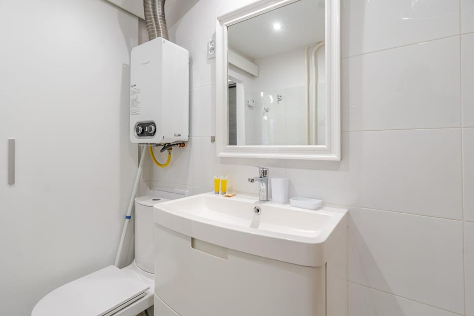 Toilet, Bathroom