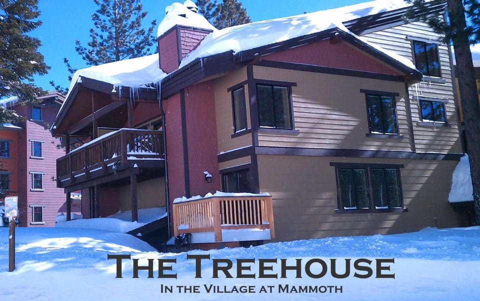 Property building, Bird's eye view, Winter, Text overlay