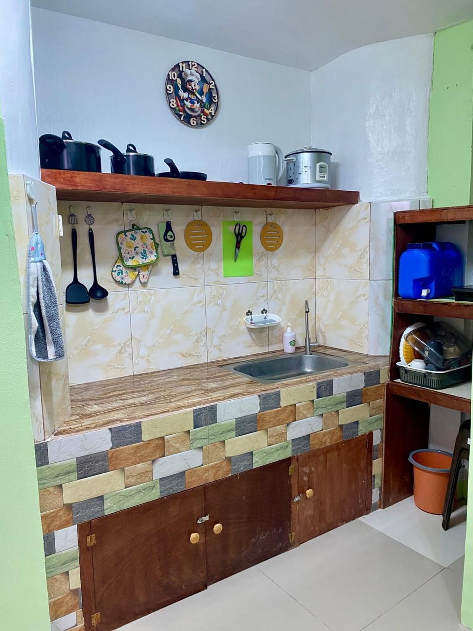 Kitchen or kitchenette