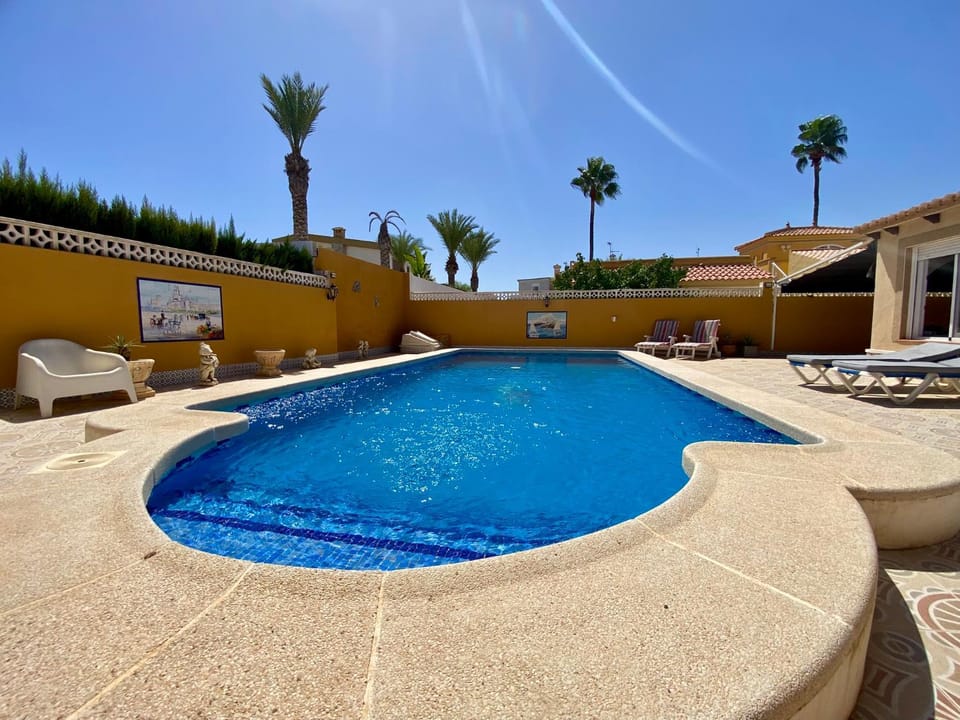Pool view, Swimming pool, sunbed