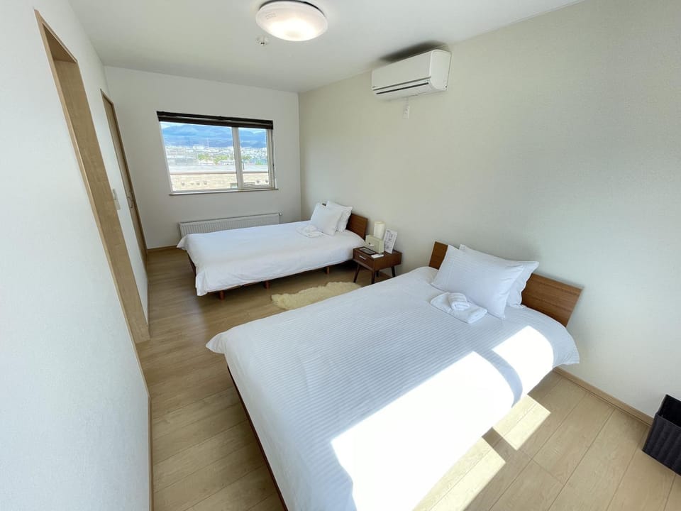 Bed, Bedroom, air conditioner