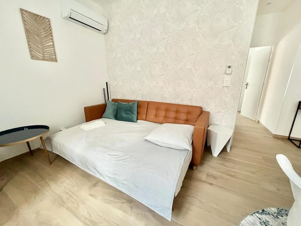 Delightful 3 star apart Monaco Train Station Apartment in French Riviera