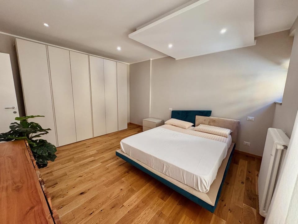 Trilocale di Charme con Terrazzo Privato: La Tua Oasi nel Centro di Torino Apartment in Turin