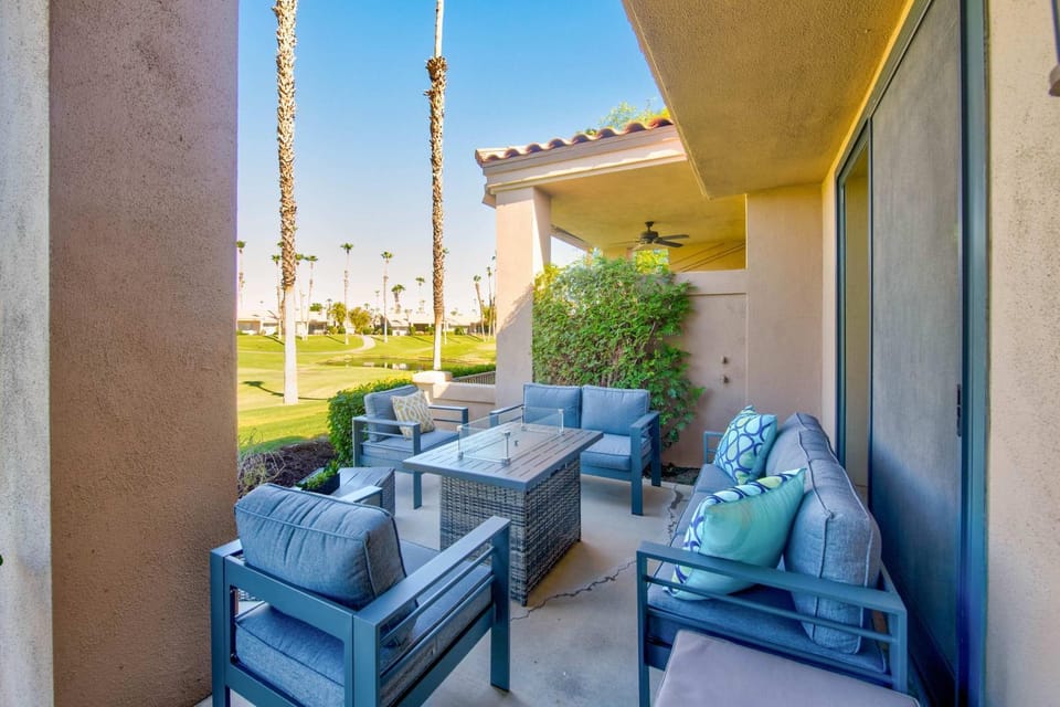 V3955- Upscale Haven House in Palm Desert