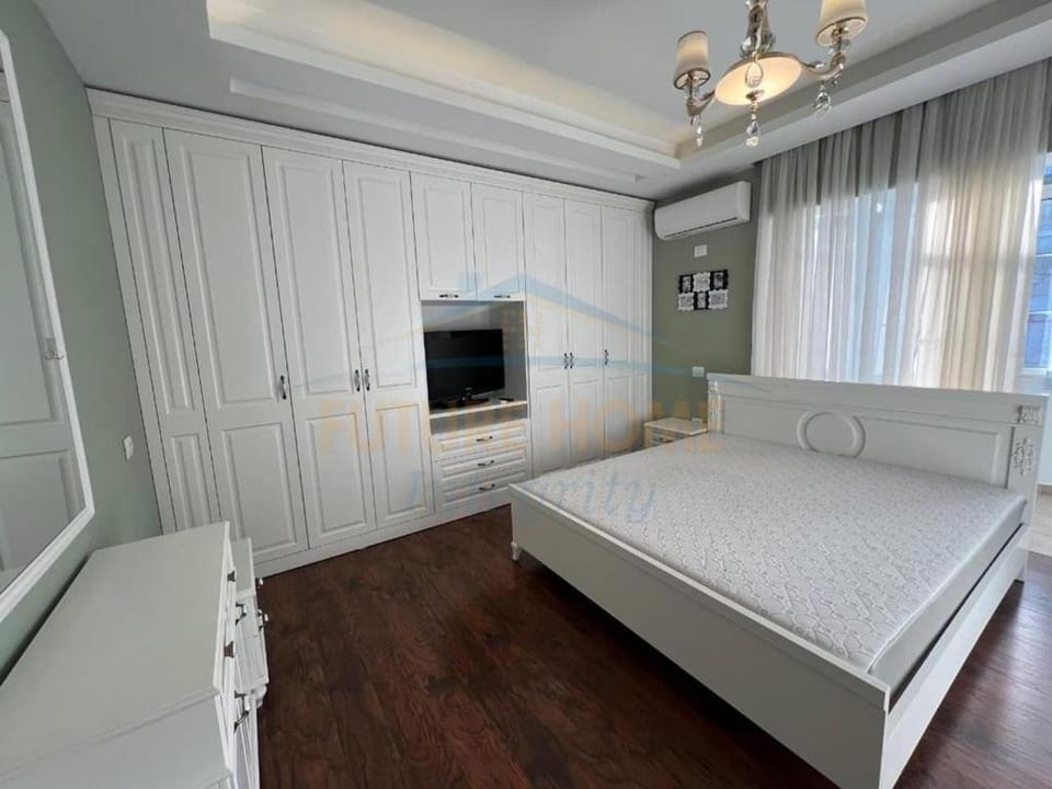 Edisem Bar Building Apartment in Tirana