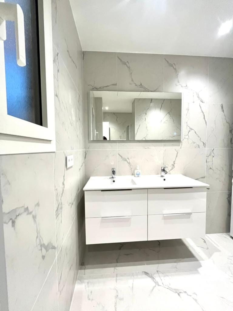 Nice 3 star apart near MC train Station 3rd floor Apartment in French Riviera