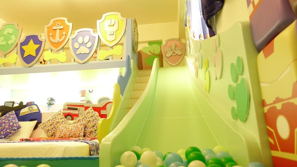 Kids's club, children