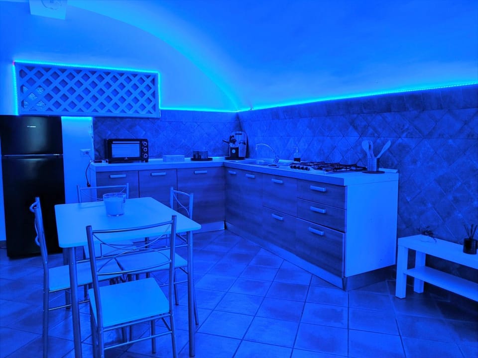 Property building, Kitchen or kitchenette, Living room