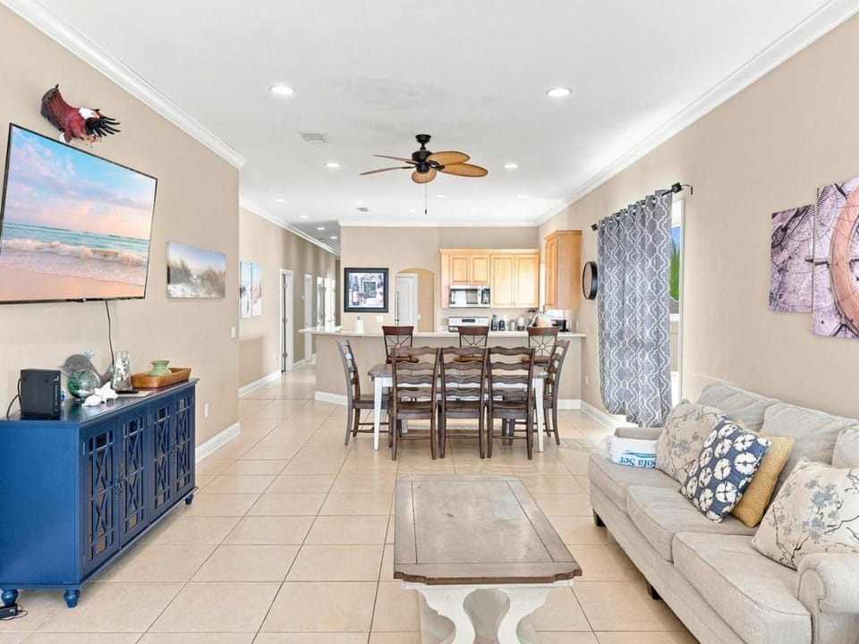 Eagles Nest Krusty Crab Sleeps 20 Bay View Dogs OK Country House in West Beach