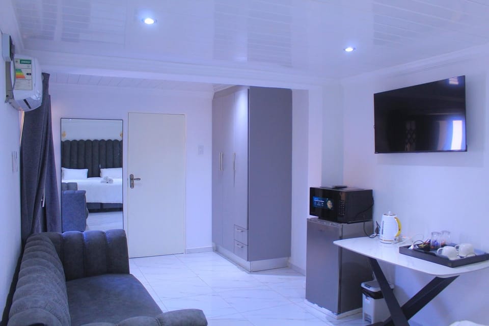 Rusdal Guest Lodge Bed and Breakfast in North West, South Africa