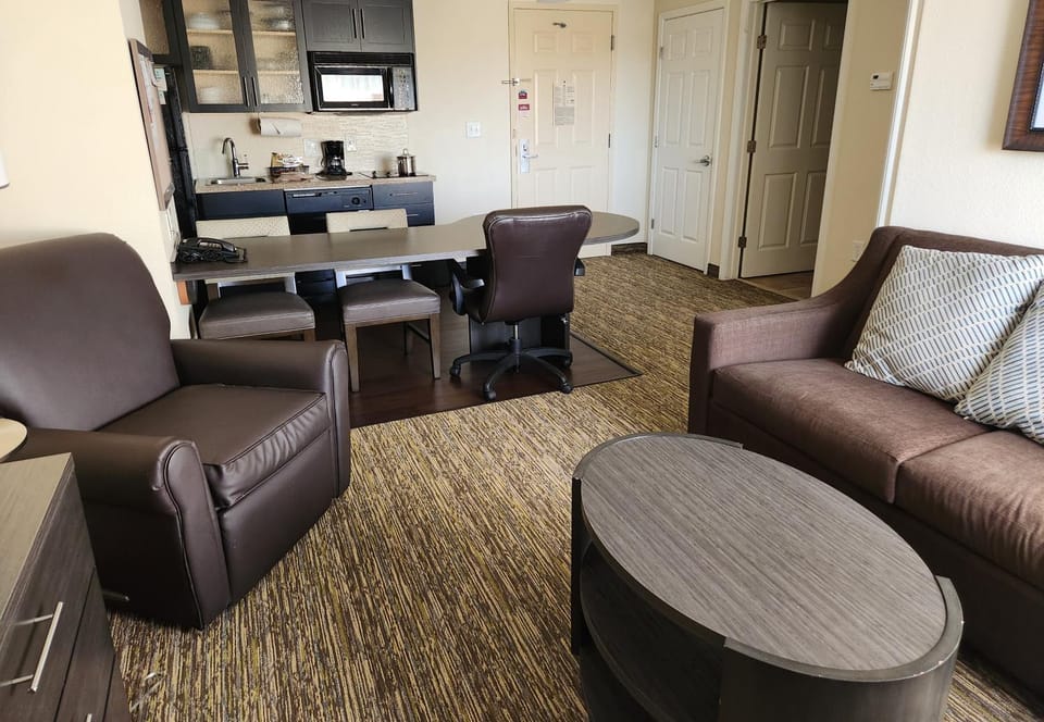 Kitchen or kitchenette, Living room, Dining area