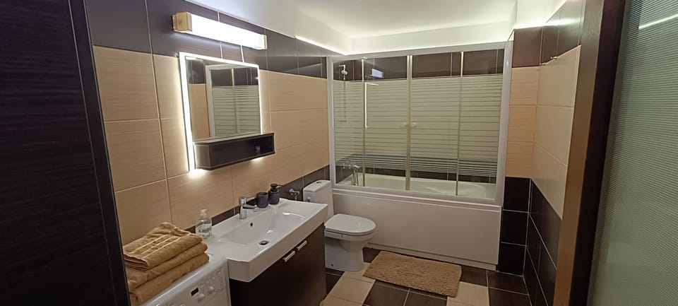 Toilet, Bathroom, Bath