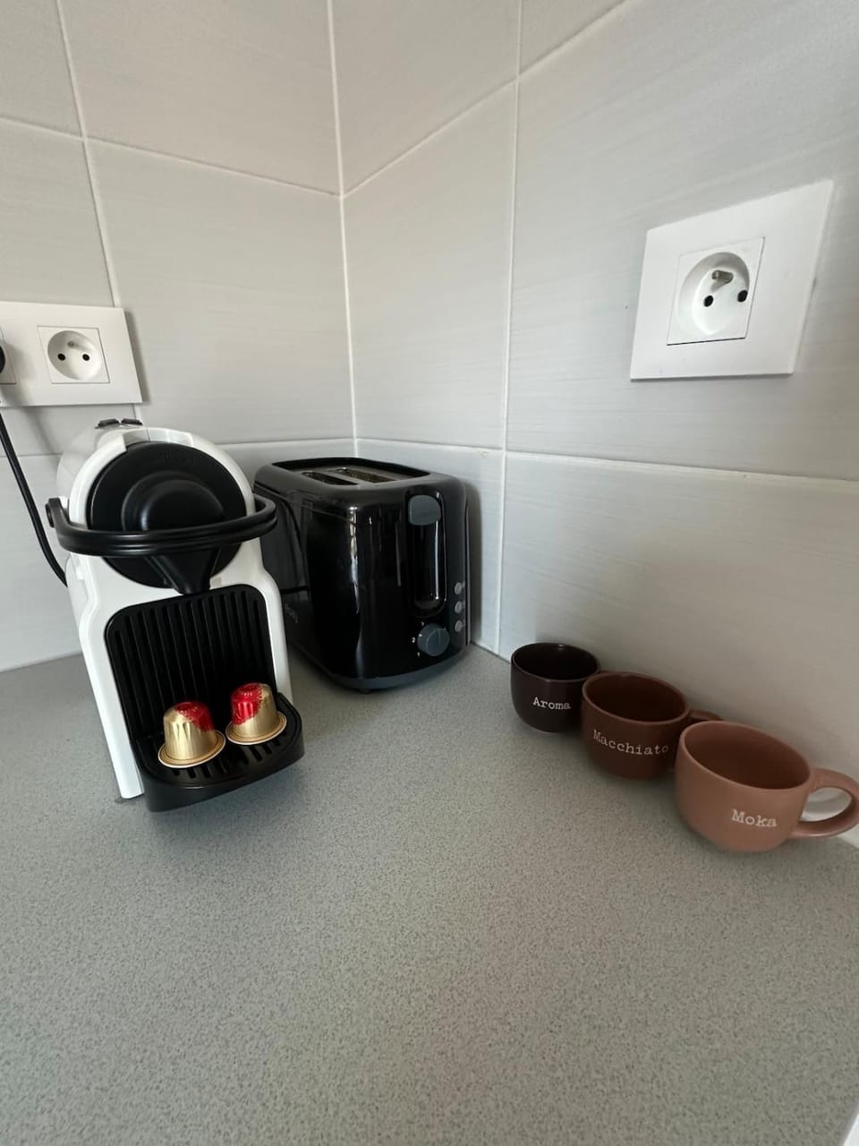 Coffee/tea facilities, toaster