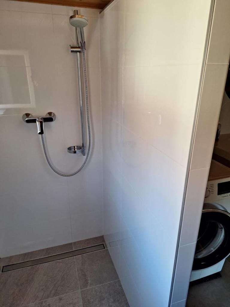 Shower, Bathroom, washing machine