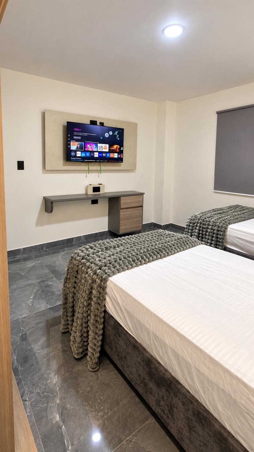 Bed, TV and multimedia, Bedroom
