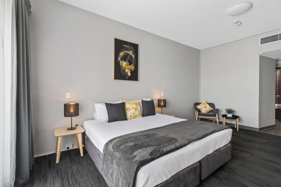 Bed, Seating area, Bedroom