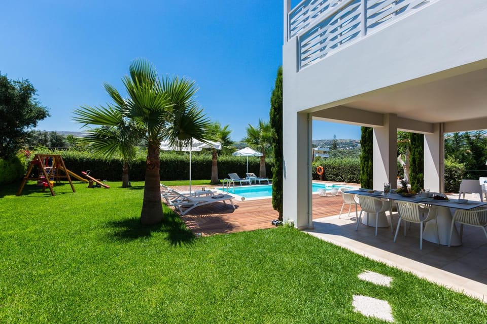 Garden, Swimming pool, Swimming pool