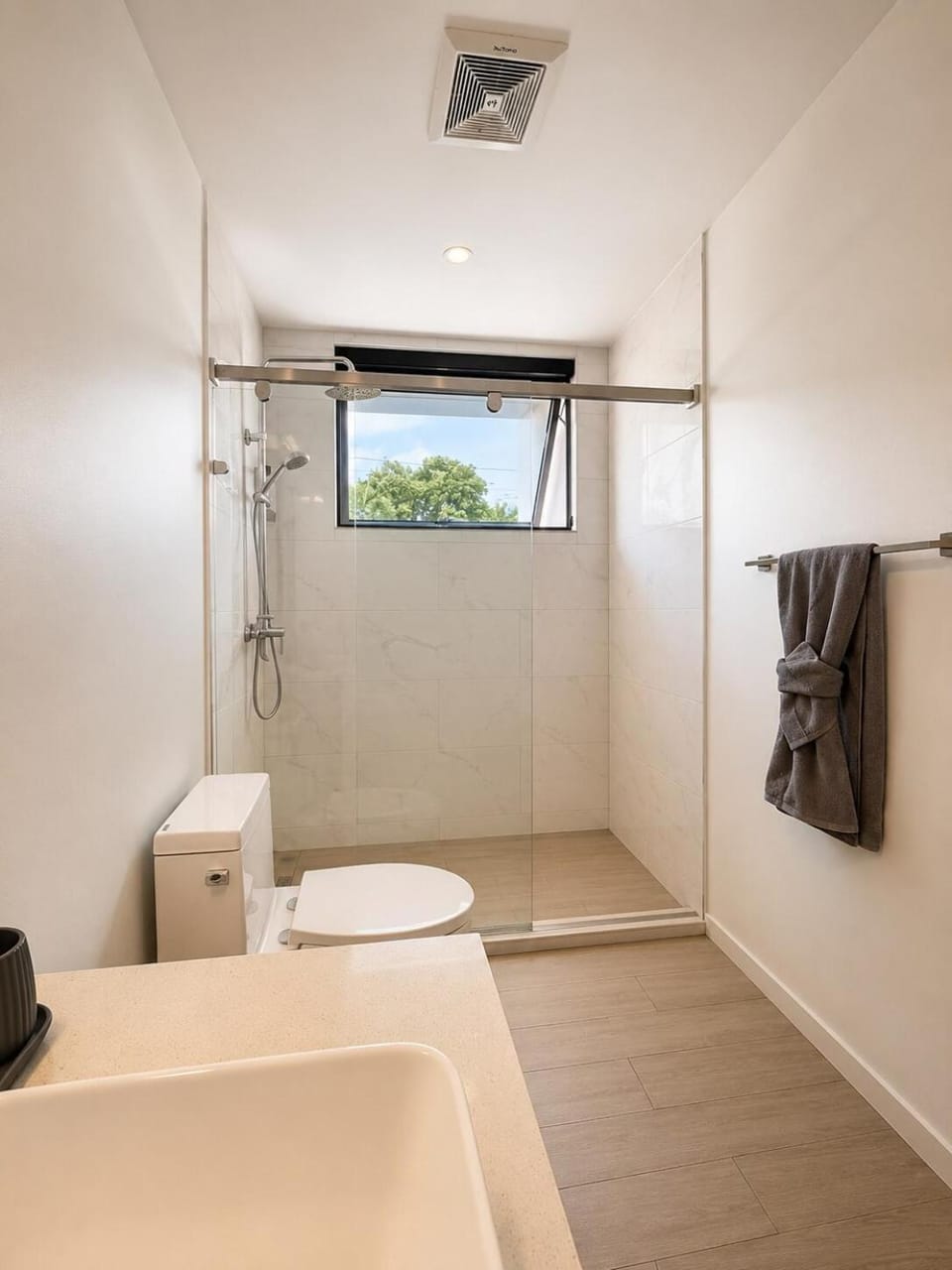 Palm Noir Modern Luxury Escape with a Resort Vibe Apartment in Kingston