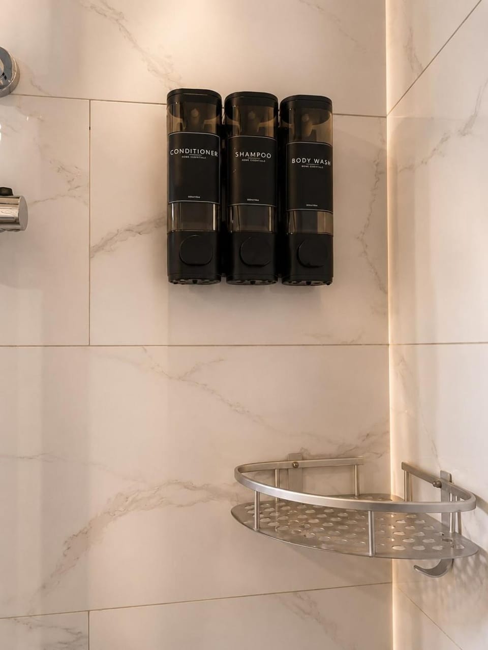 Palm Noir Modern Luxury Escape with a Resort Vibe Apartment in Kingston