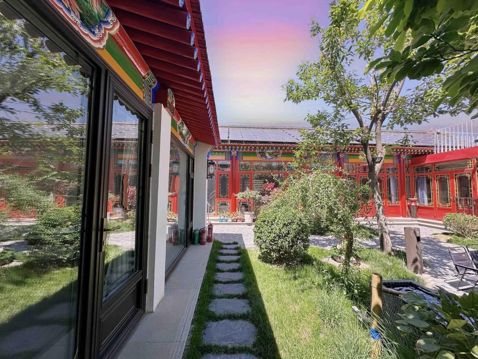Fulan Siheyuan - Beijing Courtyard Hotel - Near Universal Studios Hotel in Beijing