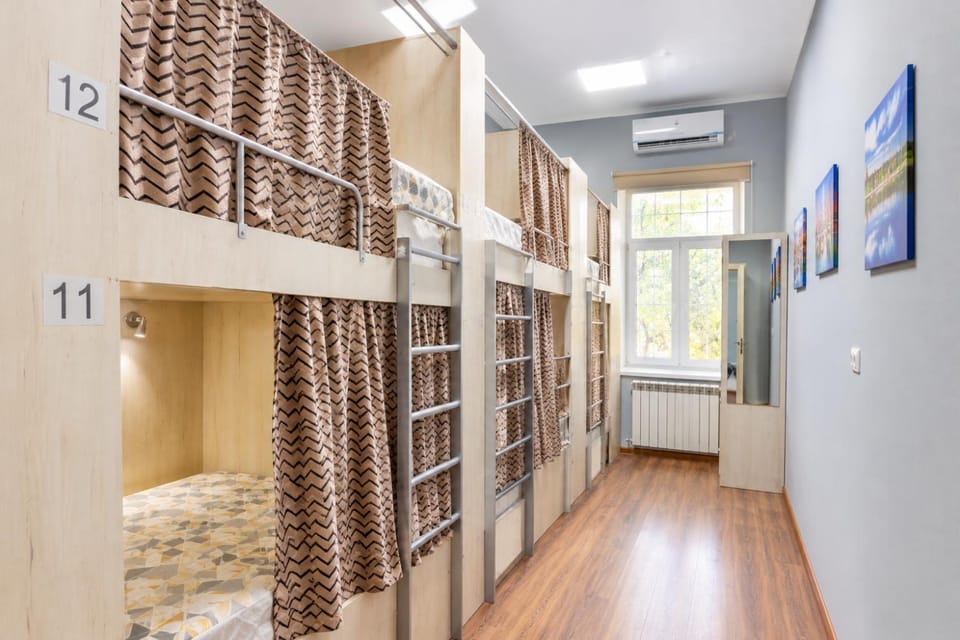 Bed, Photo of the whole room, Bedroom, bunk bed, wardrobe, air conditioner