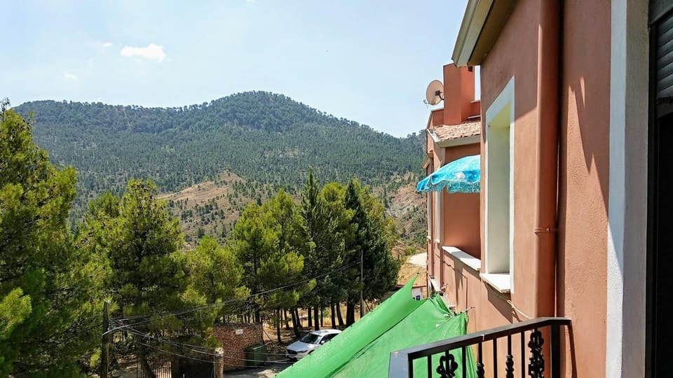 Balcony/Terrace, Mountain view
