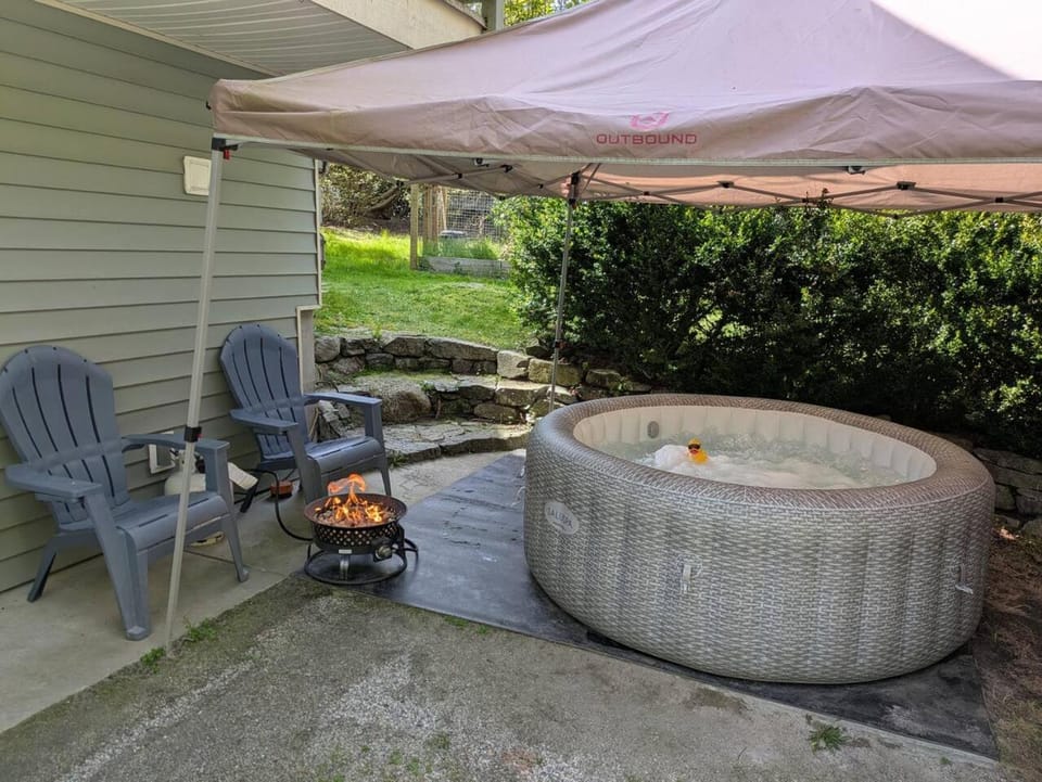 Patio, Hot Tub