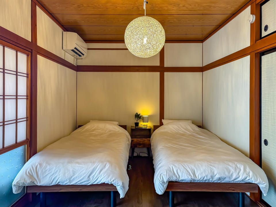 Bed, Photo of the whole room, Bedroom, cot