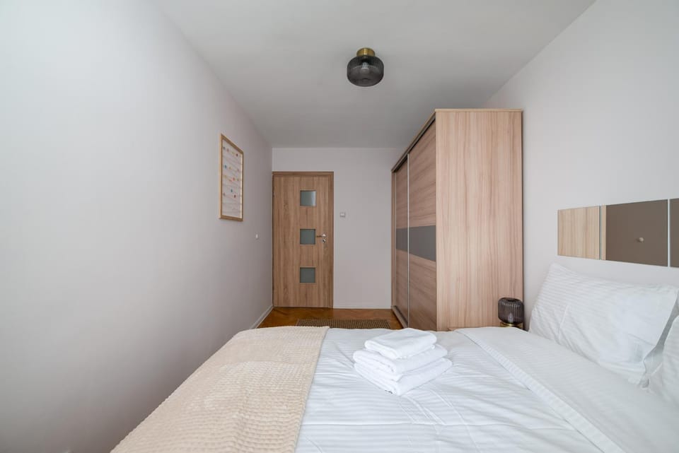 Bed, Photo of the whole room, Bedroom, towels, wardrobe