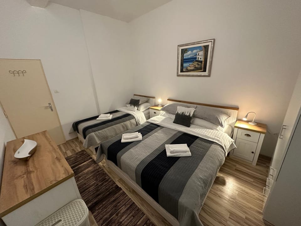 Bed, Photo of the whole room, Bedroom, towels, wardrobe