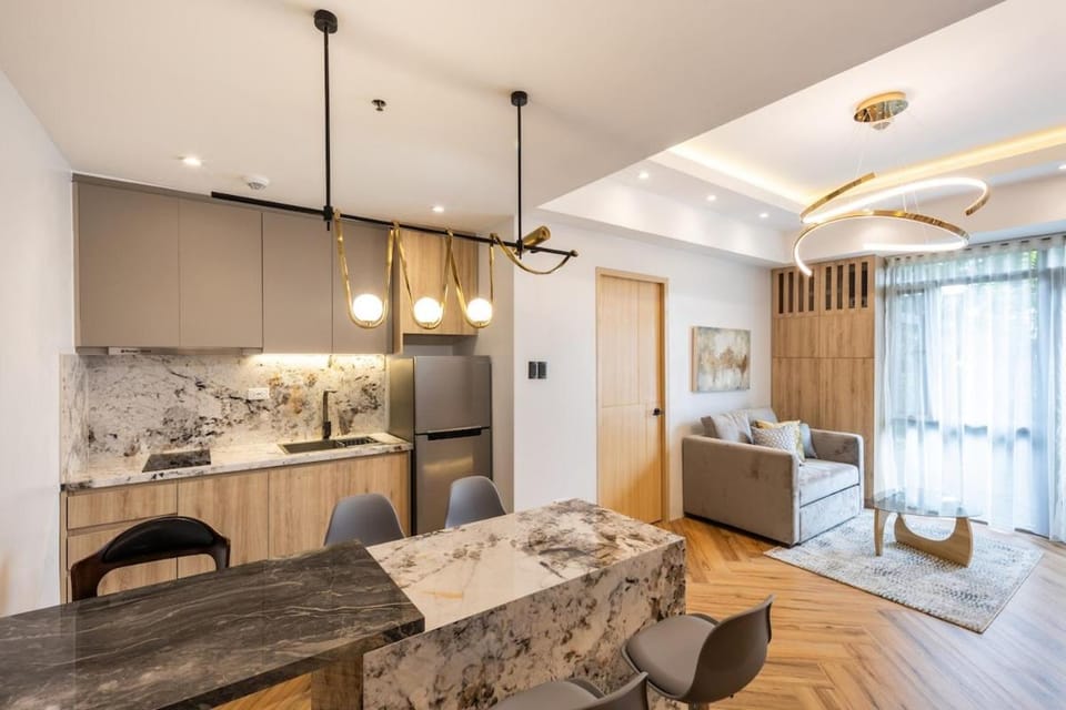 Kitchen or kitchenette, Living room, Seating area, Dining area