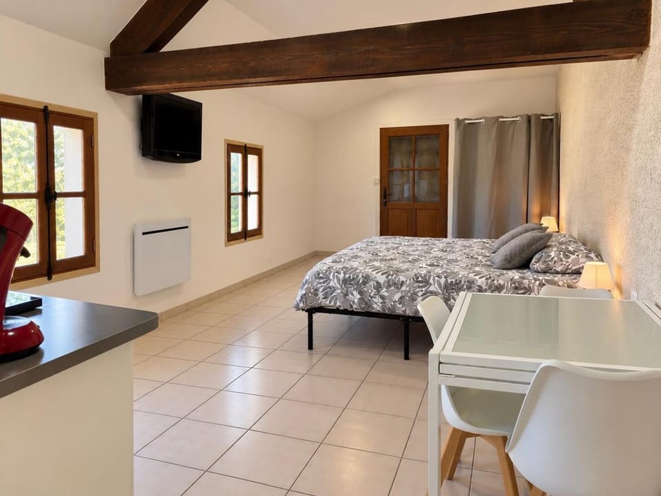 Escale verte - Terasse et calme en Auxois Apartment in Bourgogne-Franche-Comté
