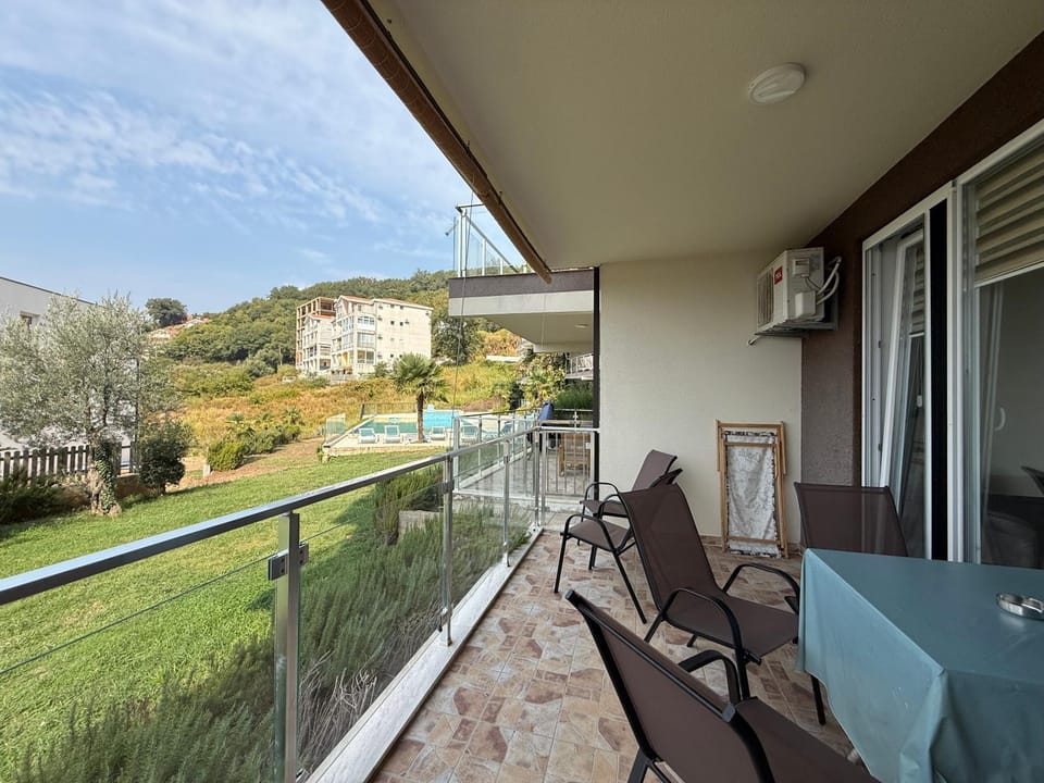 Day, Natural landscape, View (from property/room), Dining area
