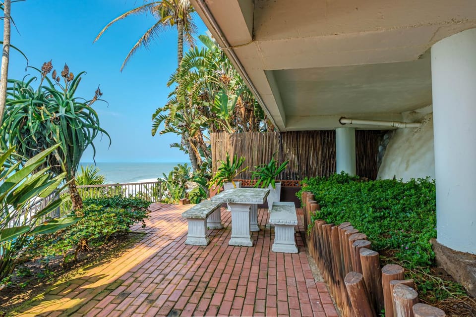 Garden, Sea view