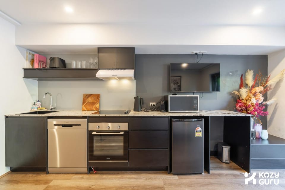 KozyGuru | Balmain | Charming Comfy Studio House in Sydney