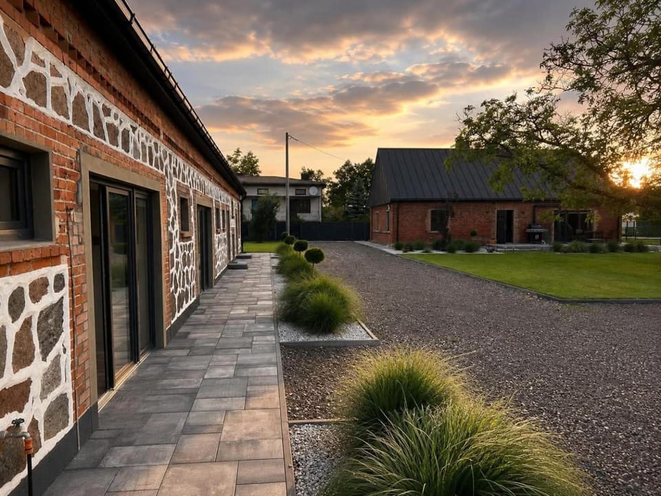 Property building, Garden, Garden view, Sunrise