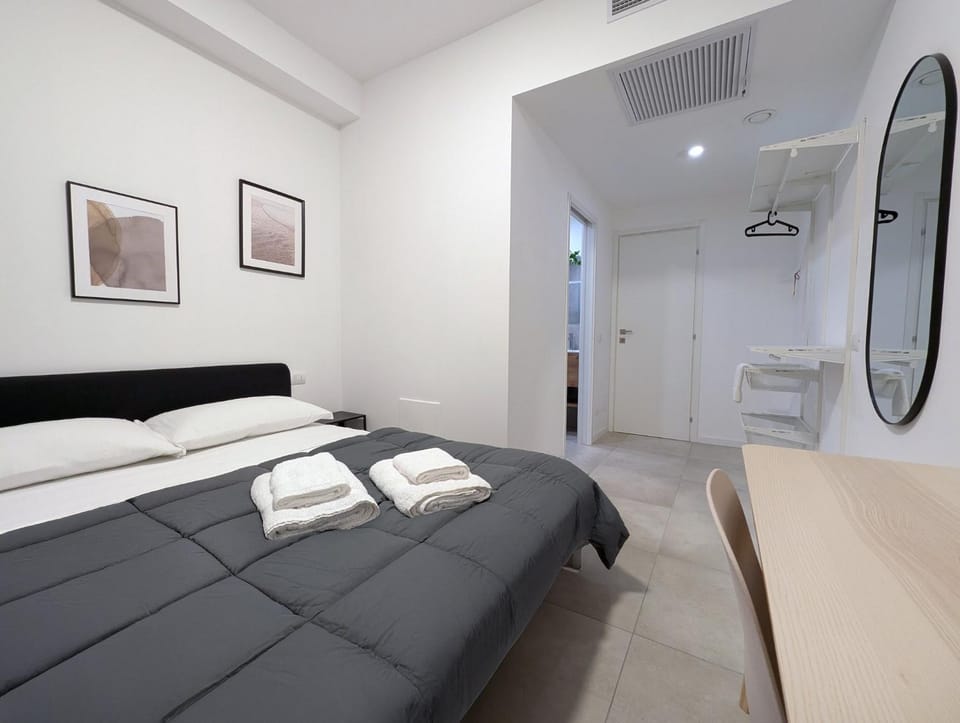 Bed, Bedroom, air conditioner