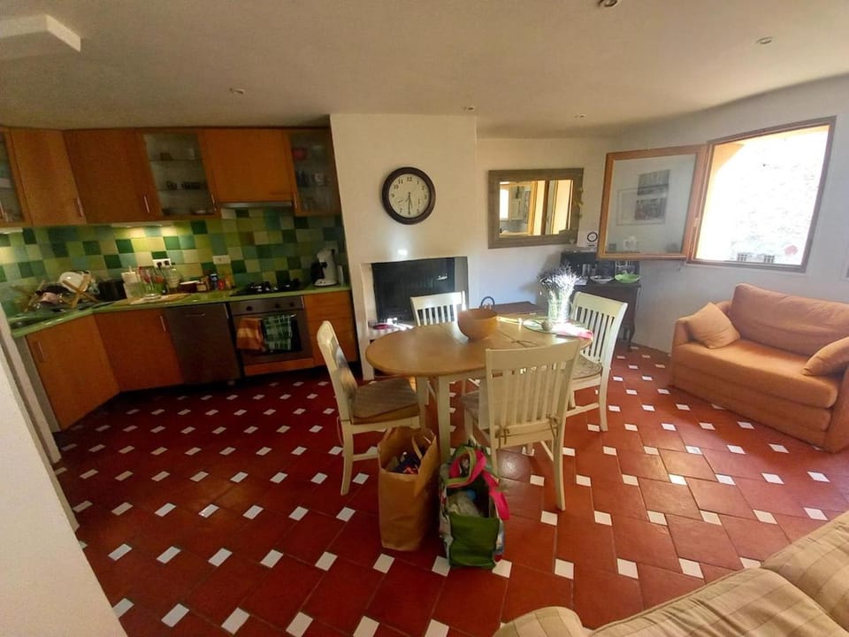 Petite maison in Villecroze near Lac St Croix Apartment in Salernes