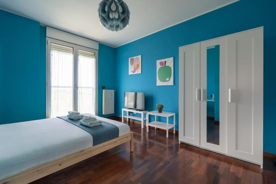 Colorful Home - with Terrace Apartment in Sesto San Giovanni