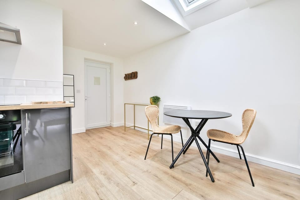 1BR Cardiff Annexe with Private Garden Apartment in Cardiff