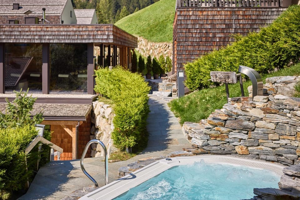 Hot Tub, Swimming pool
