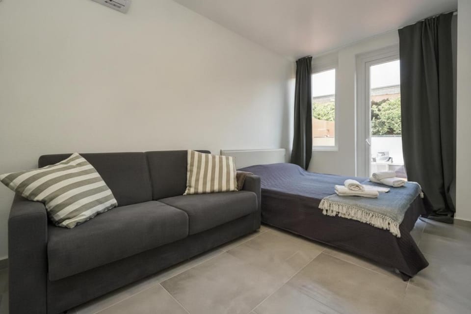 Orange House - Humanitas a 10 minuti Apartment in Lombardy