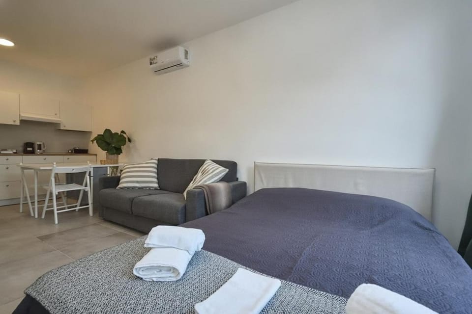 Orange House - Humanitas a 10 minuti Apartment in Lombardy