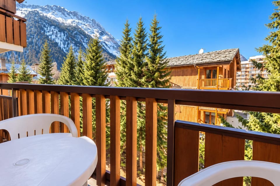 Patio, Spring, Day, Natural landscape, Winter, View (from property/room), Balcony/Terrace, Mountain view