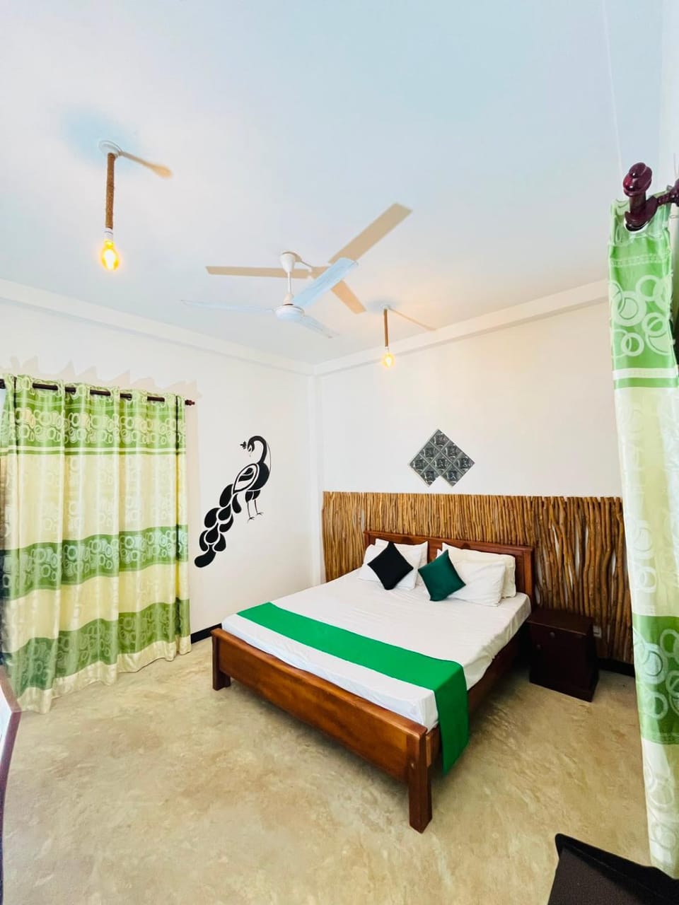 Bright Green Villa Bed and Breakfast in Kamburugamuwa