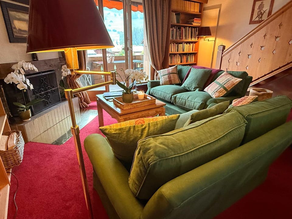 Cozy Chalet Apartment With Mountain Scenery Apartment in Saanen